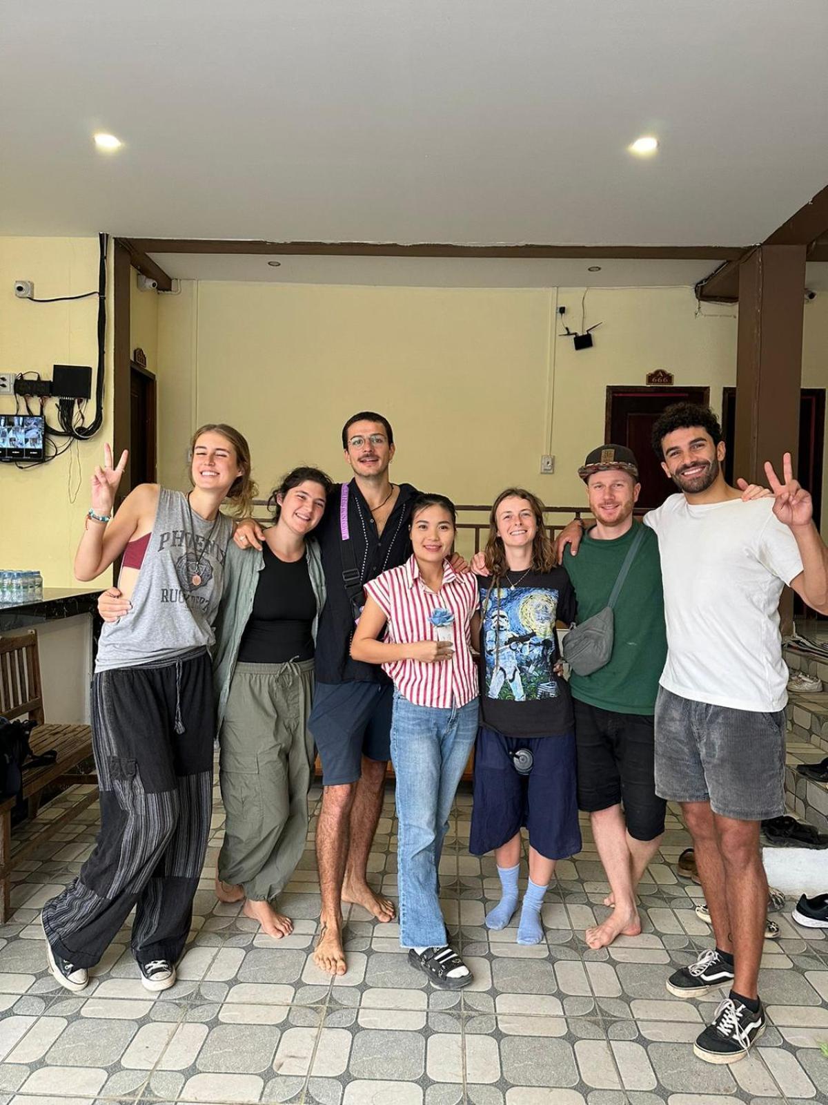 Vang Vieng Global Hostel Экстерьер фото
