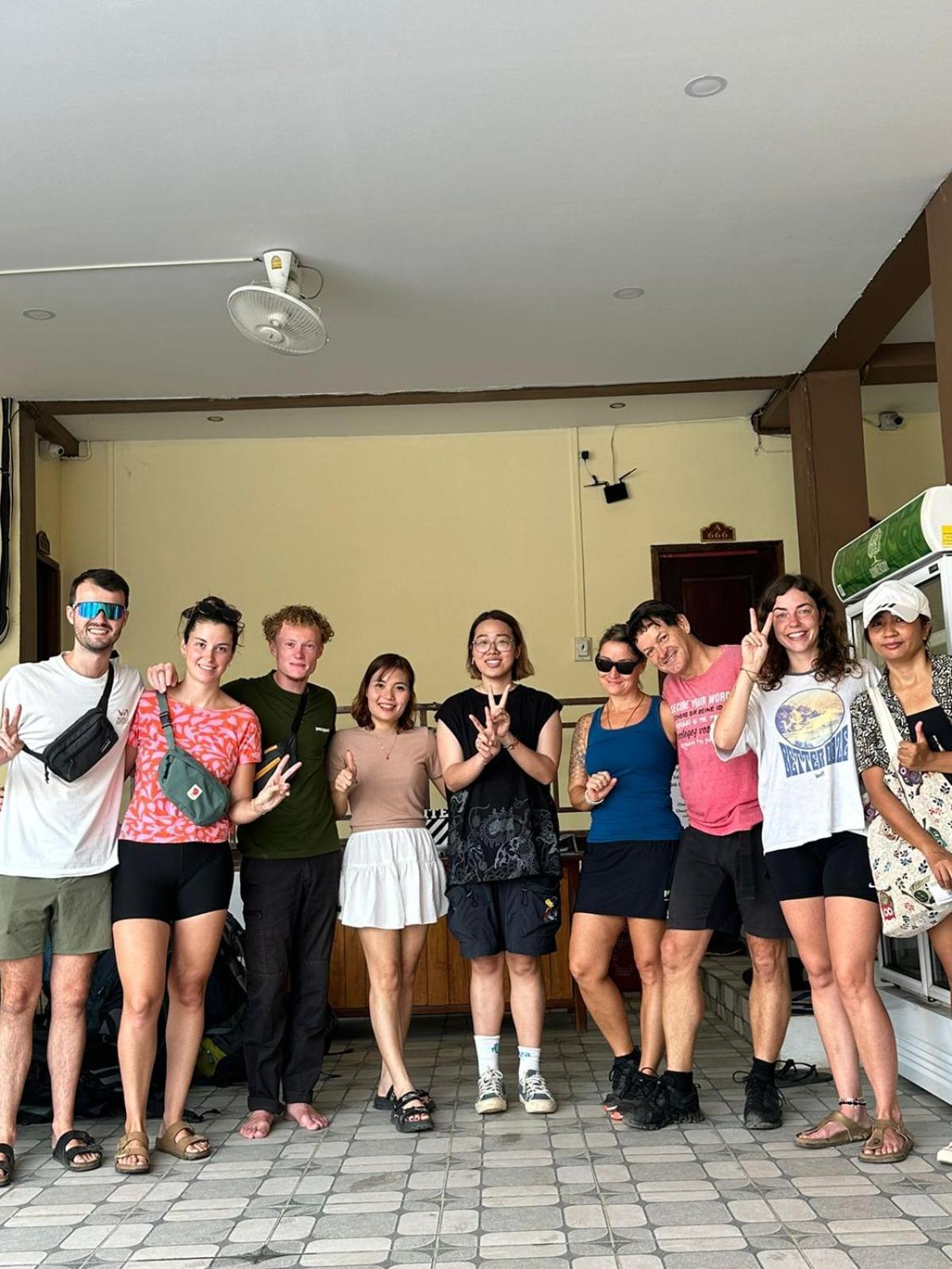 Vang Vieng Global Hostel Экстерьер фото